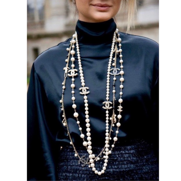 Chanel Necklaces - Picture 4 of 4